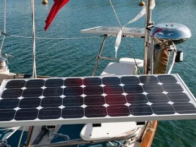 reeboat-nautisme-electrique-baden-panneaux-solaires